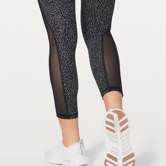 Lululemon Train Times 7/8 Pant 25" Night View White Black / Black - Picture 4 of 11